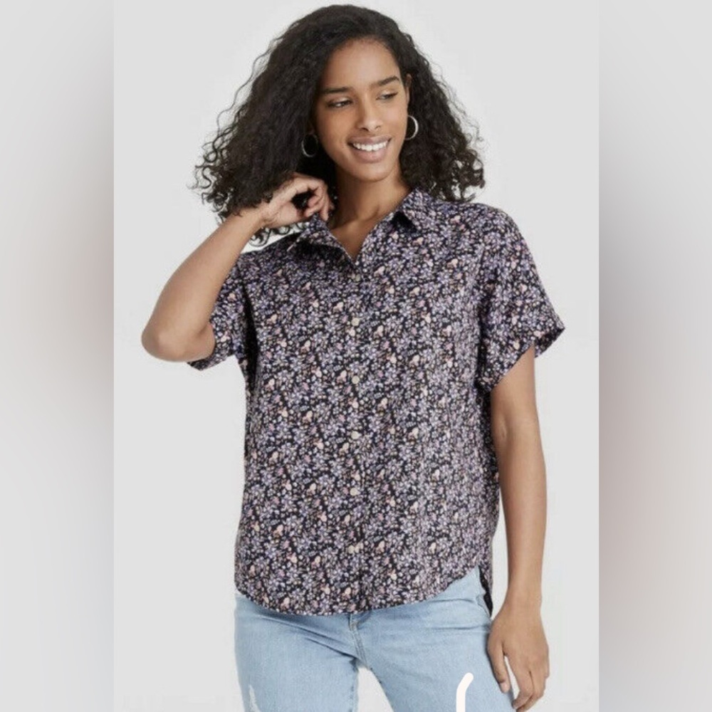 Universal Thread Floral Blue Button Down Shirt Size Small